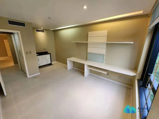 Imagem 10: Barra - Centro Empresarial Barrashopping - Ampla Sala Reformada com Vaga