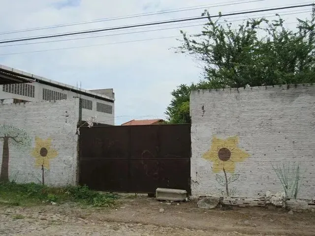 Imagem: Excelente Terreno de Esquina com Área 12