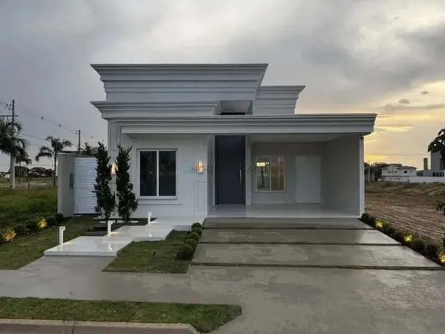 Imagem 2: Linda Casa Térrea Estilo Neoclássica À Venda no Condomínio Florais Chapada
