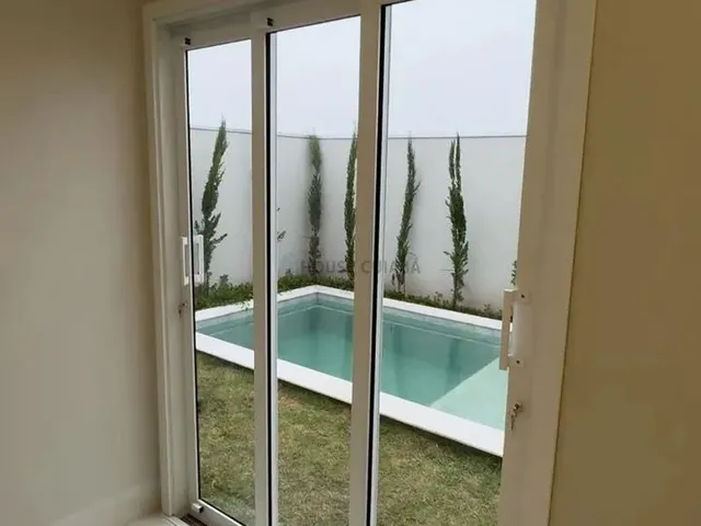 Imagem 12: Linda Casa Térrea Estilo Neoclássica À Venda no Condomínio Florais Chapada