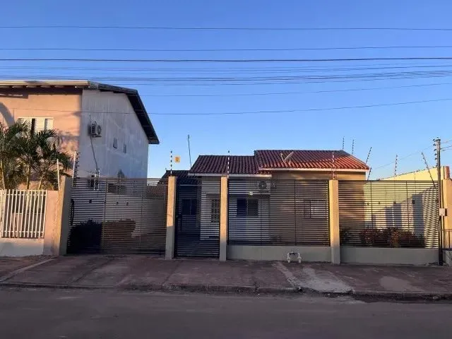 Imagem 13: Casa de 3 Quartos Valor 320 M2 com Varanda nos Fundos Quintal de 12*3