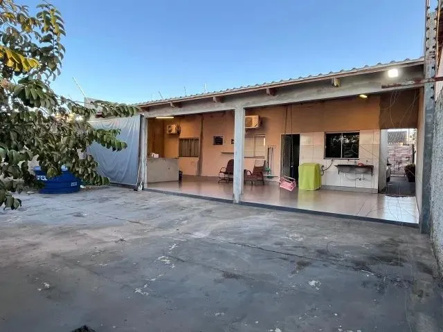 Imagem 2: Casa de 3 Quartos Valor 320 M2 com Varanda nos Fundos Quintal de 12*3