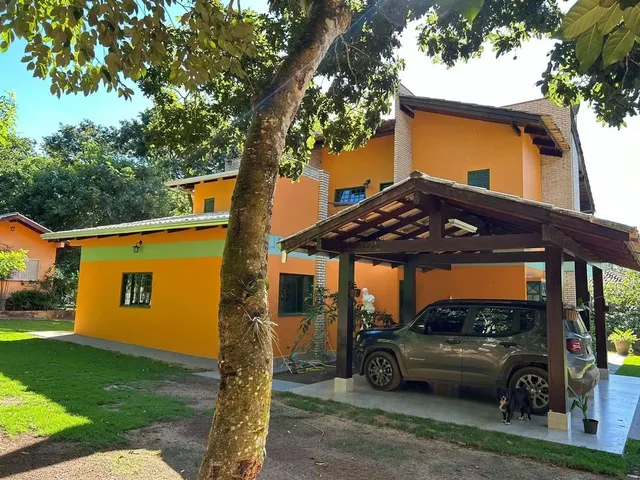 Imagem: Sobrado com 341 M² de Área Construída