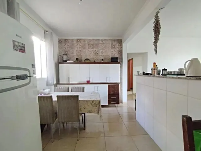 Imagem 2: Casa com 184.4 M² e 3 Quartos À Venda no Distrito de Iguatemi - Maringá