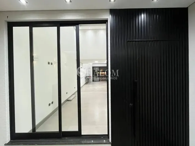 Imagem 3: Casa À Venda em Maringá, Jardim Verônica, com 3 Suítes, com 182.5 M²