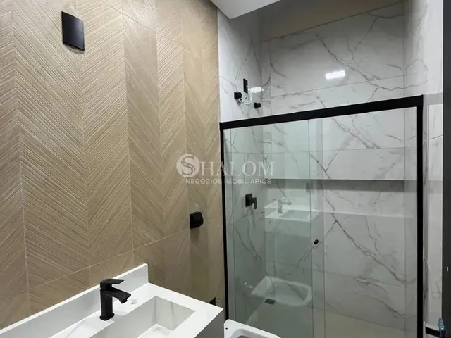 Imagem 6: Casa À Venda em Maringá, Jardim Verônica, com 3 Suítes, com 182.5 M²