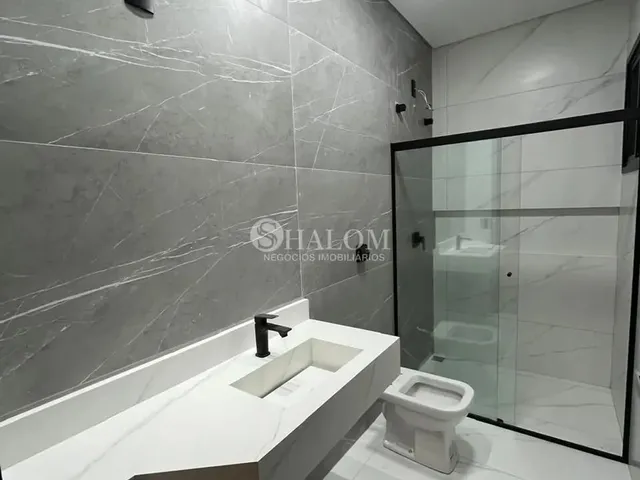 Imagem 16: Casa À Venda em Maringá, Jardim Verônica, com 3 Suítes, com 182.5 M²