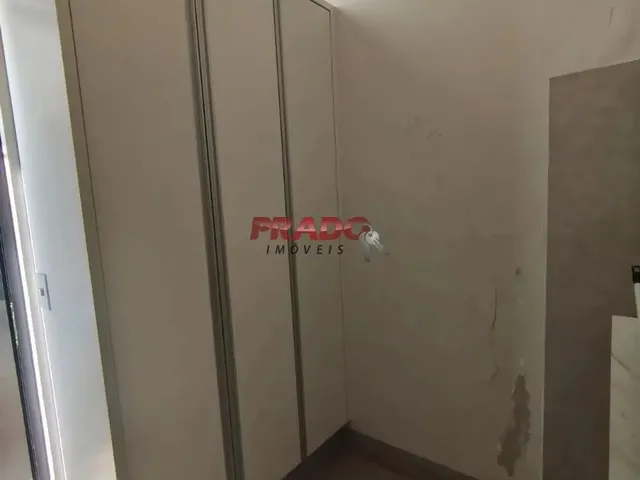 Imagem 15: Casa À Venda em Maringá, Jardim Munique, com 2 Suítes, com 163 M²
