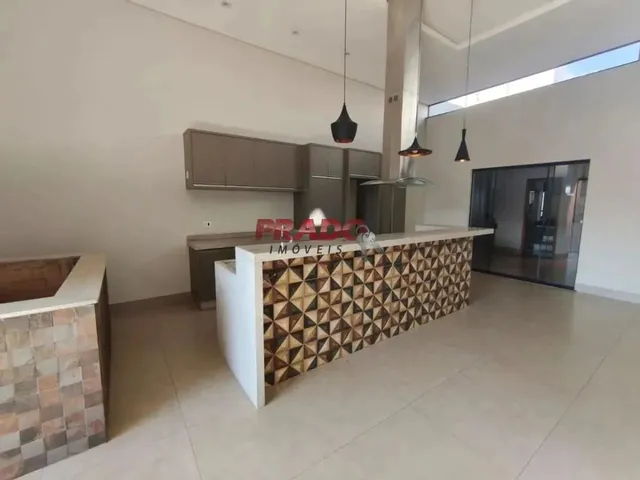Imagem 2: Casa À Venda em Maringá, Jardim Munique, com 2 Suítes, com 163 M²