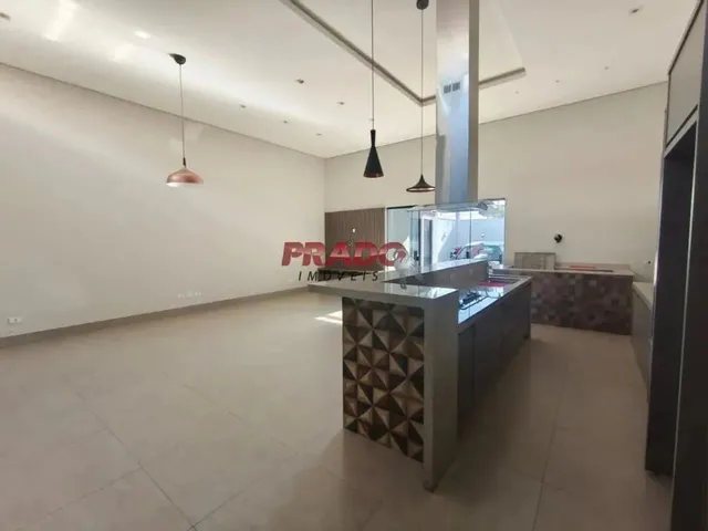 Imagem 3: Casa À Venda em Maringá, Jardim Munique, com 2 Suítes, com 163 M²