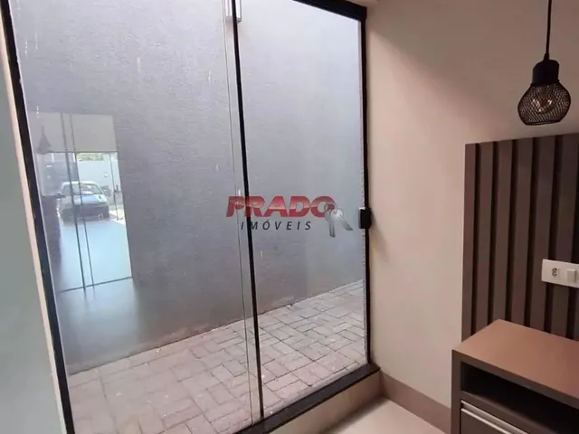 Imagem 12: Casa À Venda em Maringá, Jardim Munique, com 2 Suítes, com 163 M²