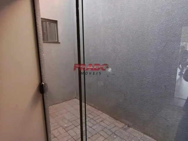 Imagem 14: Casa À Venda em Maringá, Jardim Munique, com 2 Suítes, com 163 M²