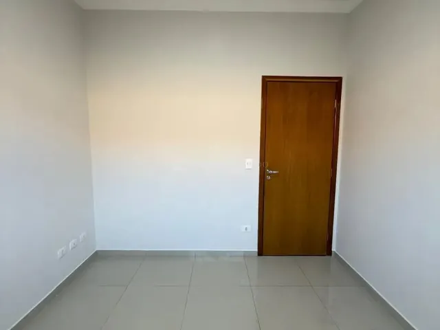 Imagem 13: Casa no Jardim Alvorada - 3 Quartos, Suíte, Churasqueira e Amplo Terreno - Maringá-Pr