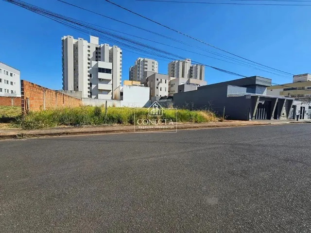 Imagem: Excelente Área no Bairro Novo Mundo, Muito