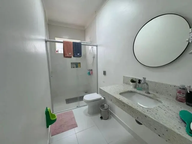 Imagem 11: Sobrado À Venda em Maringá, Zona 06, com 3 Quartos, com 226.06 M²