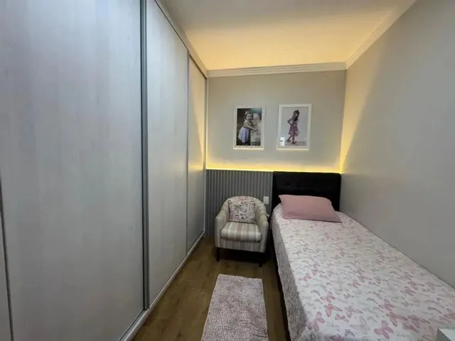 Imagem 10: Sobrado À Venda em Maringá, Zona 06, com 3 Quartos, com 226.06 M²