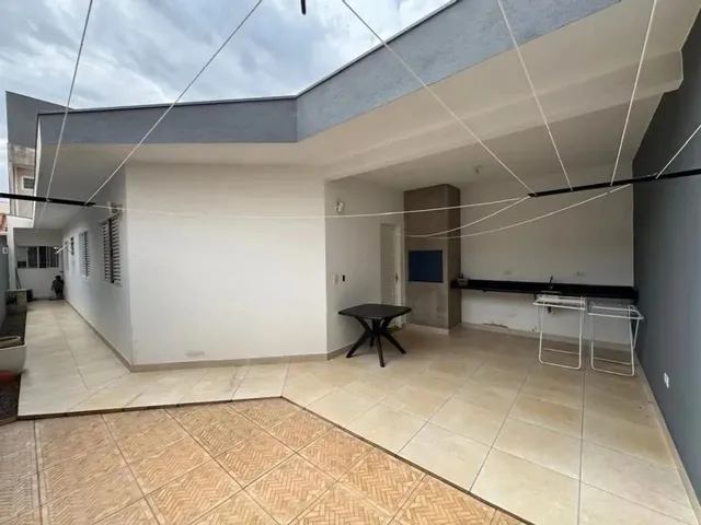 Imagem 9: Sobrado À Venda em Maringá, Zona 06, com 3 Quartos, com 226.06 M²