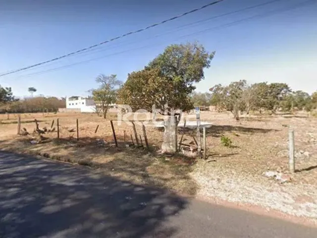 Imagem: O terreno possui 12m² de Área e está localizado em