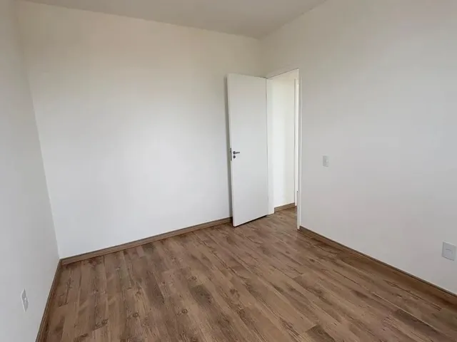 Imagem: O apartamento possui 2 Dormitórios, 1 Banheiro, 1 Vaga na