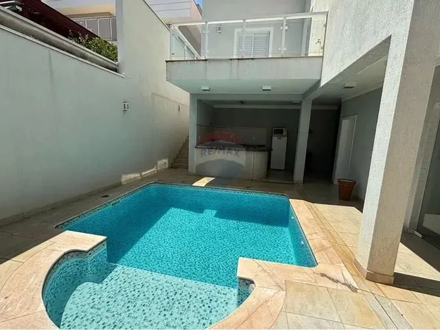 Imagem: A casa em condomínio possui 3 Dormitórios, 4 Banheiros, 4