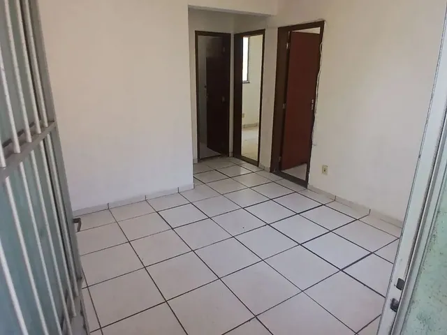 Imagem: O apartamento possui 2 Dormitórios, 1 Banheiro, 1 Vaga na