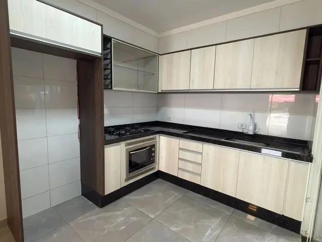 Imagem 2: Imóvel para Venda Possui 62 Metros Quadrados com 2 Quartos em Jardim das - Paiçandu - Pr