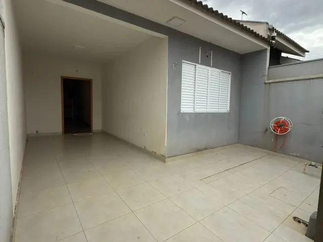 Imagem 3: Imóvel para Venda Possui 62 Metros Quadrados com 2 Quartos em Jardim das - Paiçandu - Pr