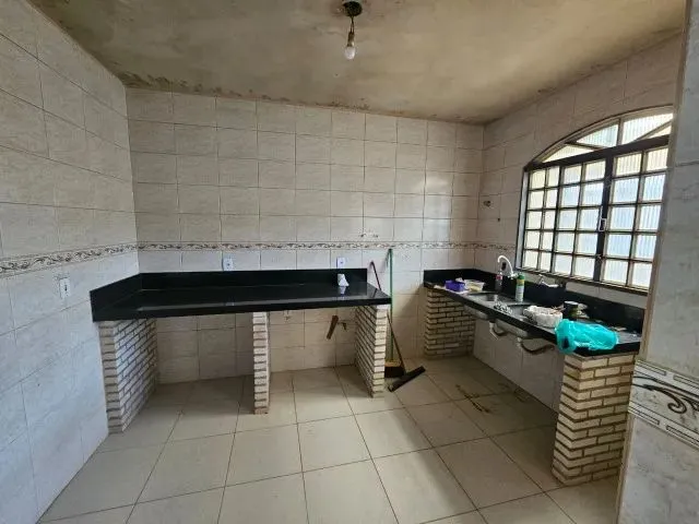 Imagem 10: Vende-Se Um Sobrado 4 Quartos, Sendo 1 Suíte na Eq 10/11 Setor Leste