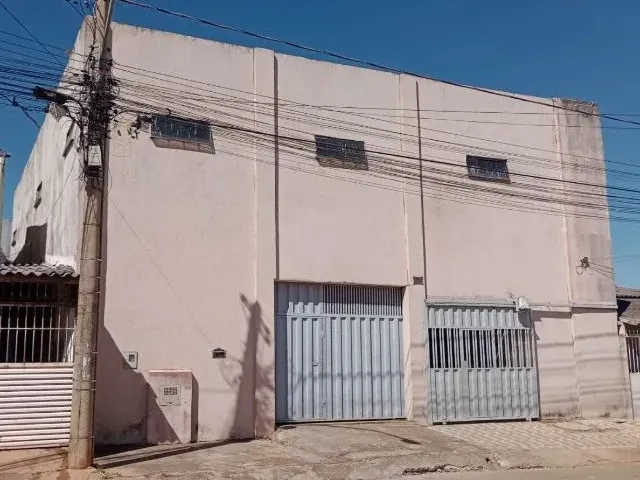 Imagem: Na - Galpão e Casa
