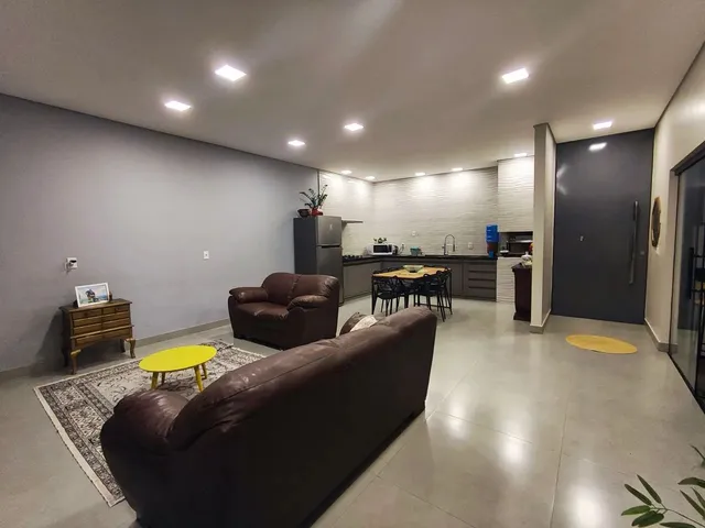 Imagem 4: Casa Moderna, Bem Localizada