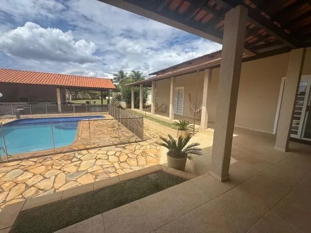 Imagem 1: Casa no Condomínio Ouro Vermelho 1 - Área de Lazer Completa + Bela Edícula Funcional !