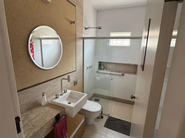 Imagem 2: Casa no Condomínio Ouro Vermelho 1 - Área de Lazer Completa + Bela Edícula Funcional !