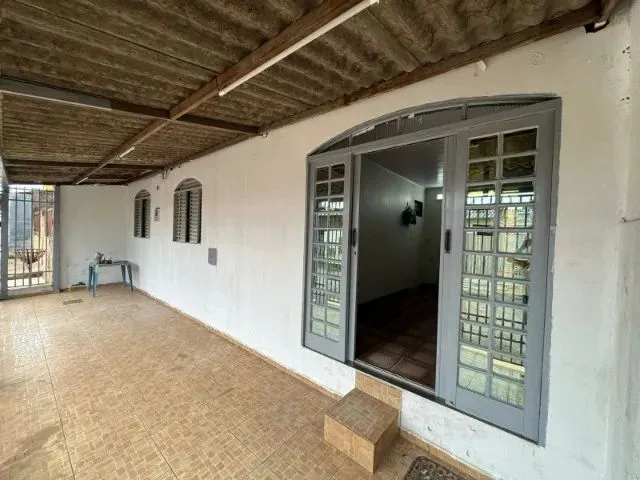 Imagem 16: Qnp 19, P Norte - Casa de Três Quartos, com Garagem para Dois Quartos
