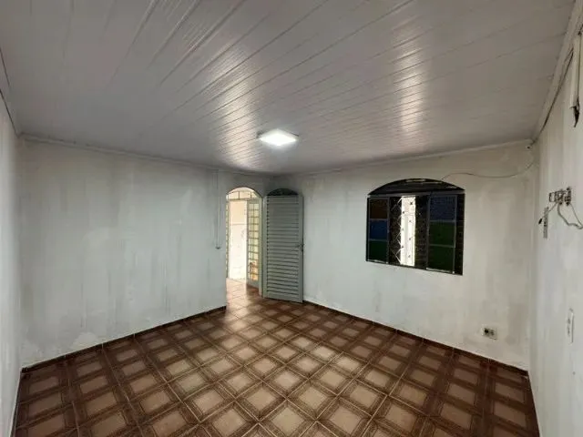 Imagem 6: Qnp 19, P Norte - Casa de Três Quartos, com Garagem para Dois Quartos