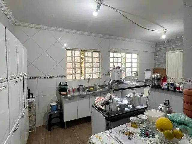 Imagem 8: Imóvel para Venda com 373 Metros Quadrados com 5 Quartos em Taguatinga Norte - Brasília