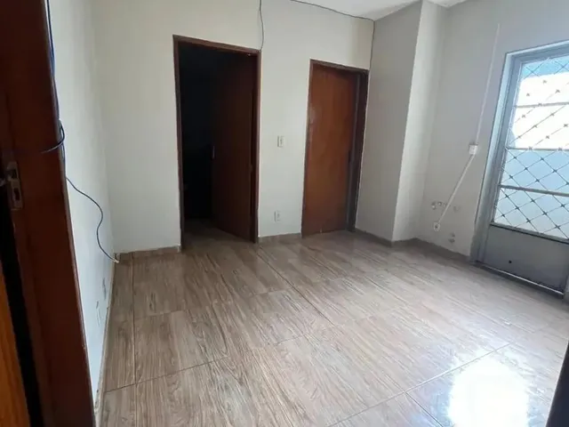 Imagem 10: Imóvel para Venda com 373 Metros Quadrados com 5 Quartos em Taguatinga Norte - Brasília