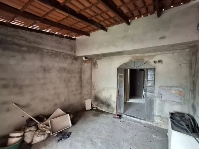 Imagem 12: Excelente Casa 2 Pisos C/ 5 Qts Sendo 4 Suítes Prox. Bola do Coroado / Titulo Definitivo