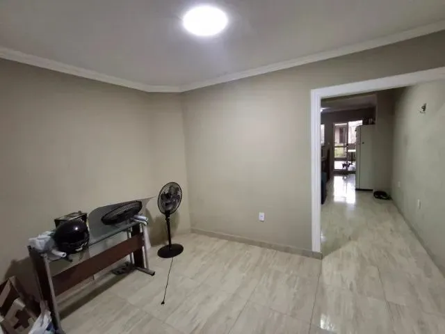 Imagem 11: Excelente Casa 2 Pisos C/ 5 Qts Sendo 4 Suítes Prox. Bola do Coroado / Titulo Definitivo