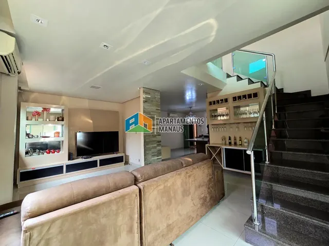 Imagem 6: Casa Duplex Conj. Nova Republica com 4 Suítes e Piscina Japiim