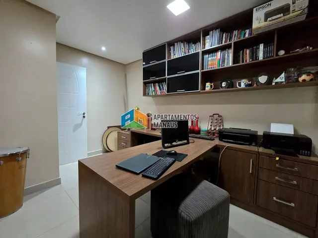 Imagem 14: Casa Duplex Conj. Nova Republica com 4 Suítes e Piscina Japiim