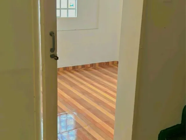 Imagem 9: Vendo Casa Ampla no Centro - Excelente para Moradia, Comércio Ou Investimento