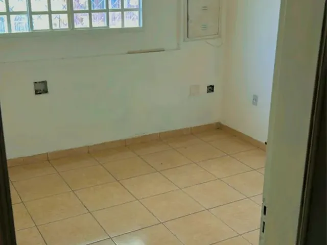 Imagem 10: Vendo Casa Ampla no Centro - Excelente para Moradia, Comércio Ou Investimento