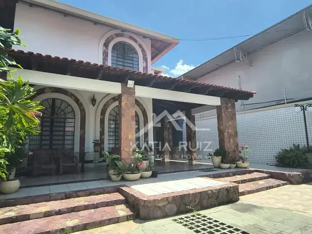 Imagem: Excelente Casa de Alto Padrão no Bairro
