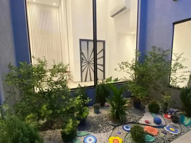 Imagem 7: Praia dos Passarinhos 03 Suítes Sendo Uma Master com Closet/ Piscina Dividindo a Cozinha