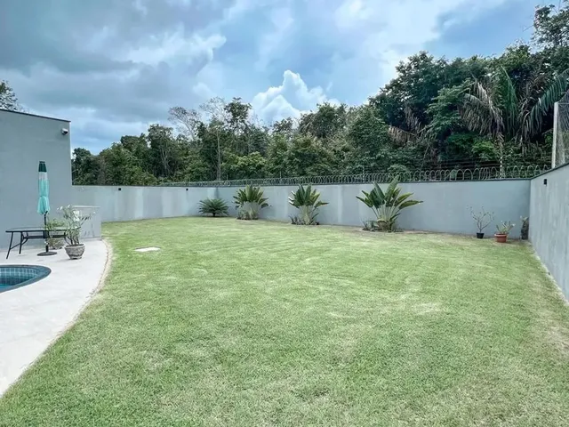 Imagem 4: Praia dos Passarinhos 03 Suítes Sendo Uma Master com Closet/ Piscina Dividindo a Cozinha