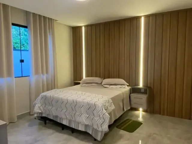 Imagem 3: Praia dos Passarinhos 03 Suítes Sendo Uma Master com Closet/ Piscina Dividindo a Cozinha