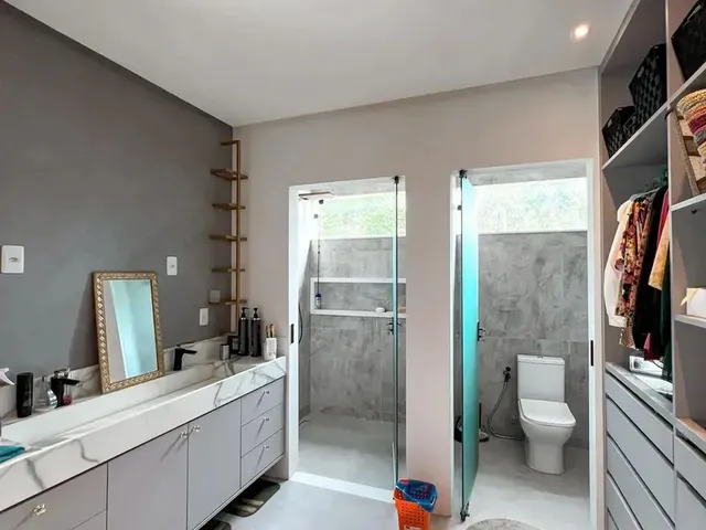 Imagem 12: Praia dos Passarinhos 03 Suítes Sendo Uma Master com Closet/ Piscina Dividindo a Cozinha