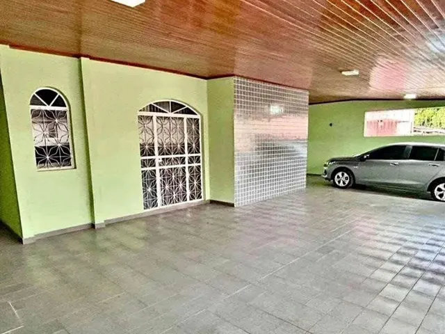 Imagem: A casa possui 3 Dormitórios e está localizado em Japiim,