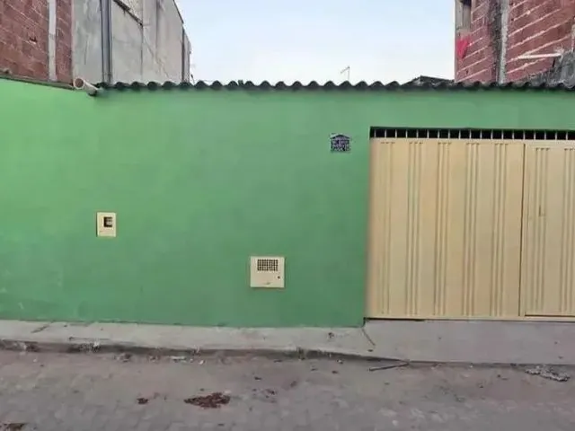 Imagem: A casa possui 2 Dormitórios, 2 Banheiros, 1 Vaga na