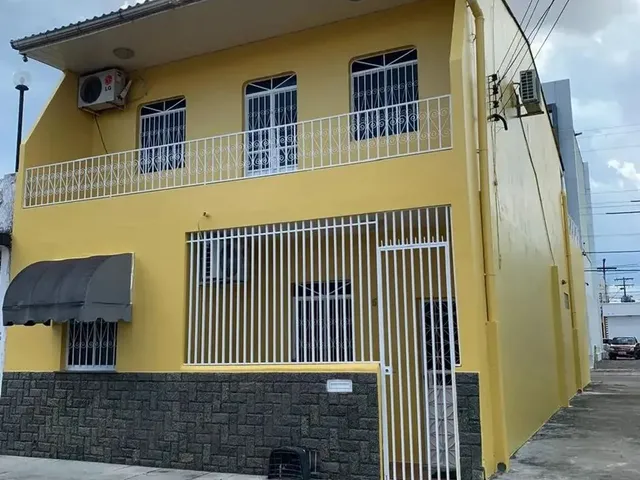 Imagem: A casa possui 4 Dormitórios, 2 Suítes, 2 Banheiros, 3